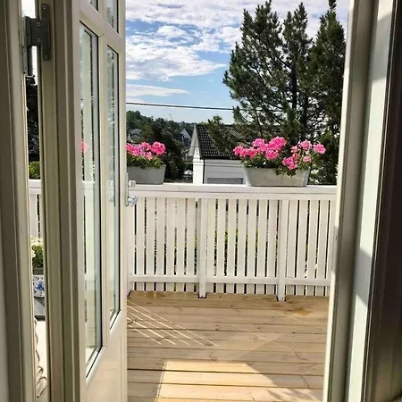 Lenes Hus Villa