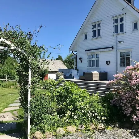 Lenes Hus