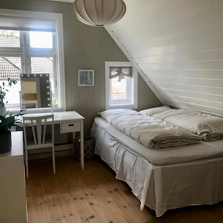 Lenes Hus Villa