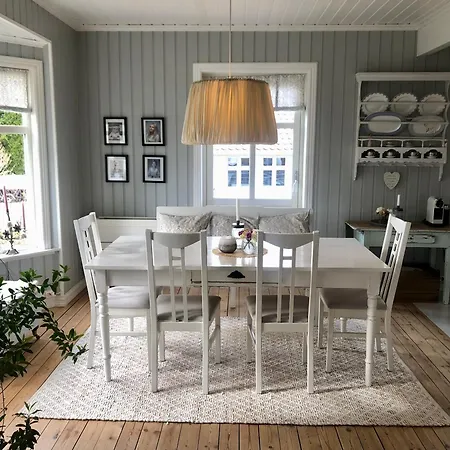 Lenes Hus *