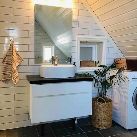 Lenes Hus * Χάλντεν