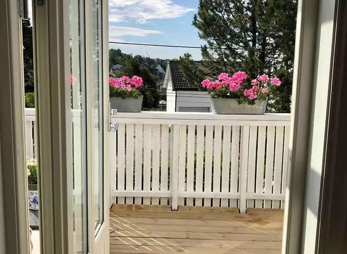 Lenes Hus Villa