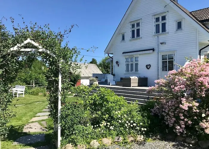 Lenes Hus